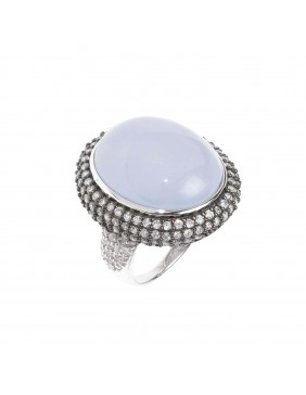 Sortija plata rodio calcedonia natural azul oval cabujon circonitas blancas triple a sobre rodio negro - 160s0002